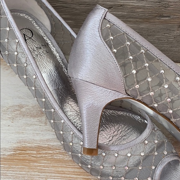 Jeweled Adrianna Papell mesh peep toe heels - Picture 4 of 7